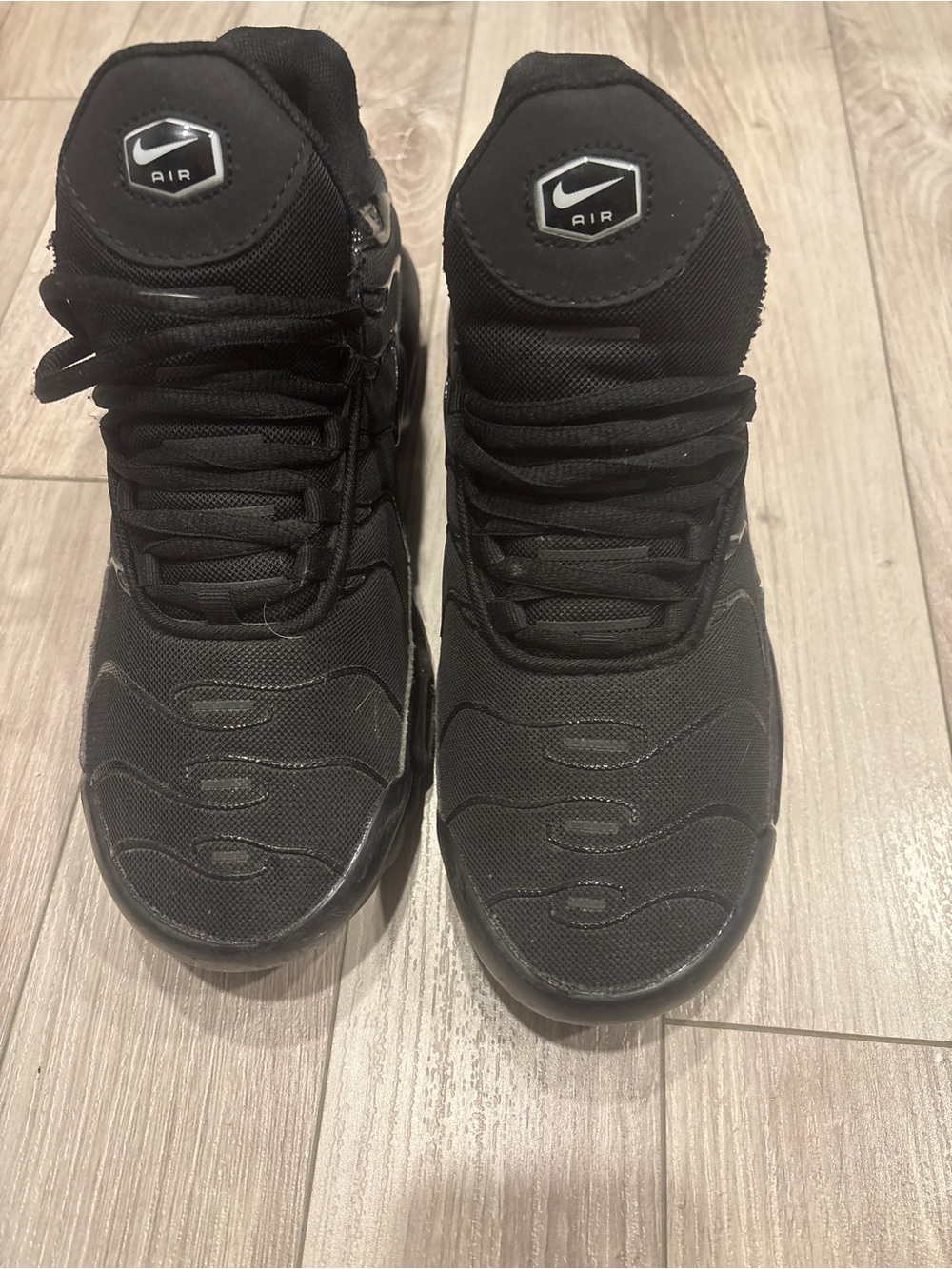 Nike Air Men's Black Mesh Athletic Sneakers